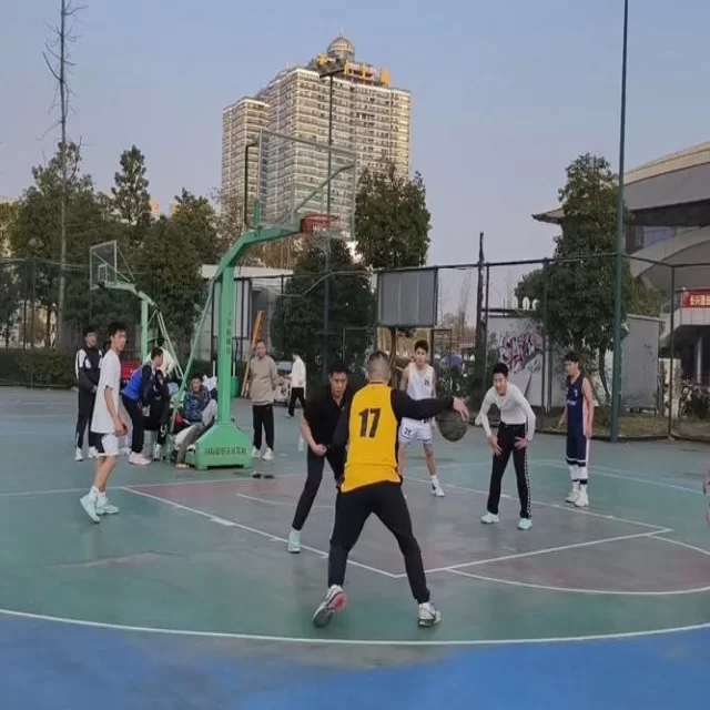 袁悦红土赛场迎来职业生涯首胜